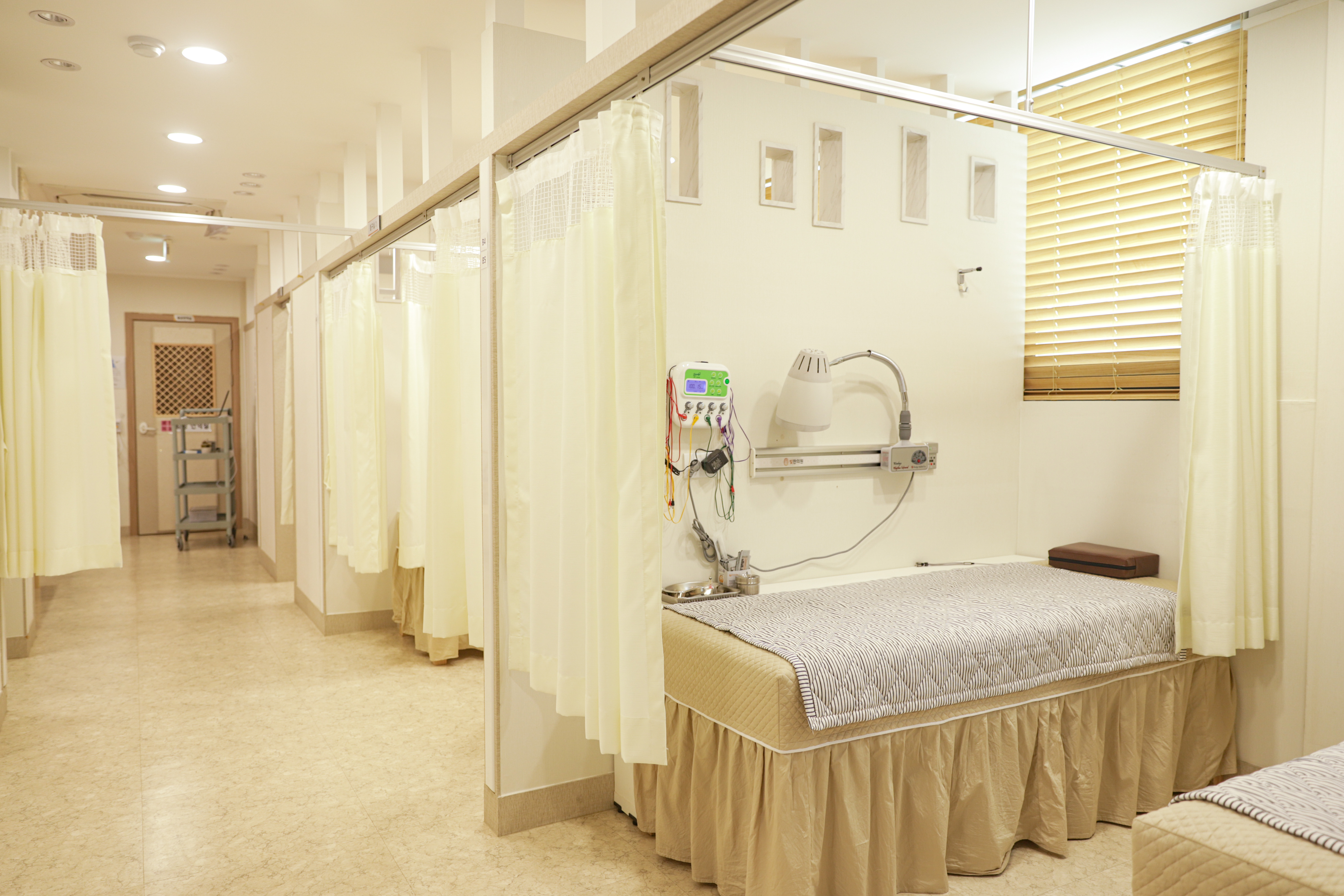 빛한의원 치료실